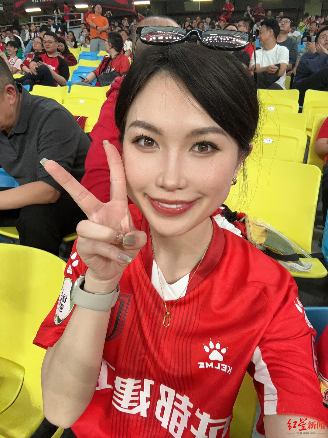 整个设计方, 用国际足坛