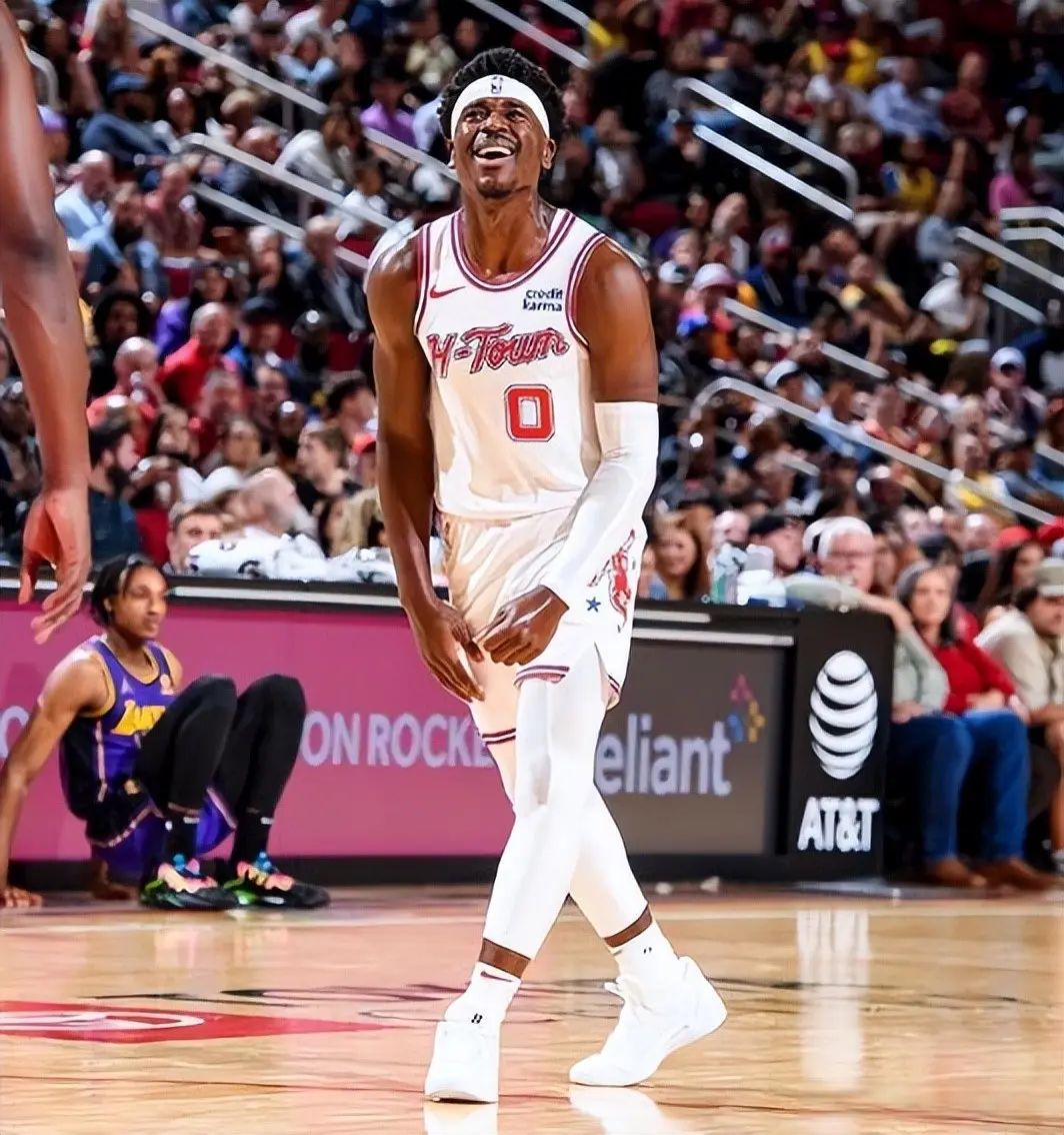 掉出轮换阵, 火箭队斯通 掉出轮换阵, 火箭队斯通