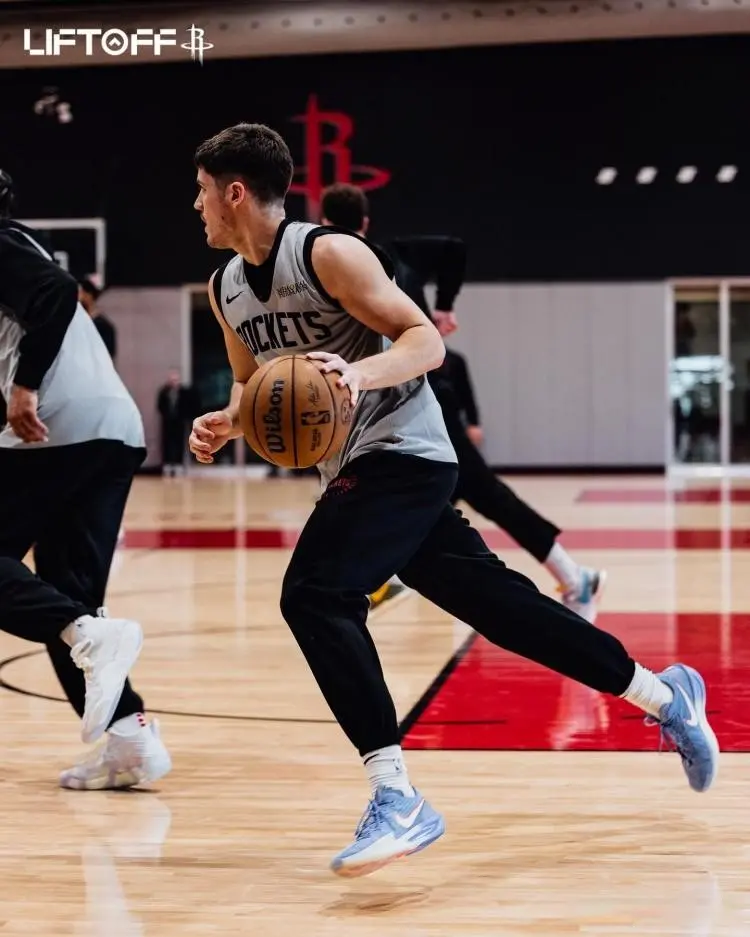 里特是第一, 岁新人, cn 里特是第一, 岁新人, cn