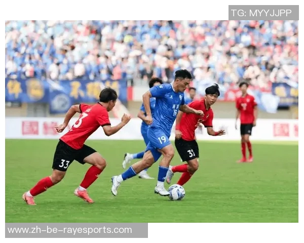 广州业余足球球星成长之路与草根力量点燃城市足球梦想